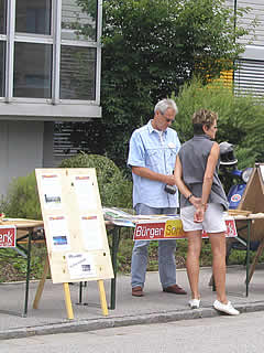 Ralph Hucke und Karin Stephan, aktive Mitglieder im Bürgersonnenkraftwerk Ainring